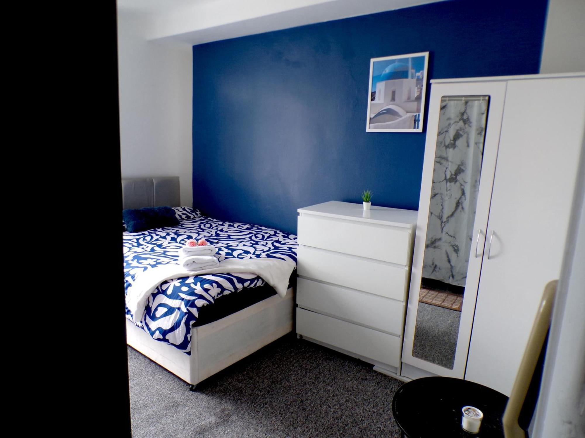 West Kensington - Santorini Apartments London Bagian luar foto